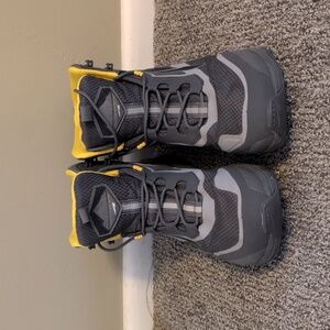 Altra Men's Gray and Yellow Outdoor Boots